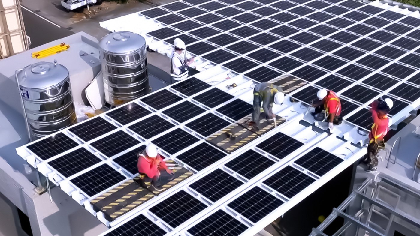 友達打造光電建築一體化整合建材，開發SunSteel光電整合型浪板，實現快速安裝、避免二次施工，讓屋頂光電躍升未來建物新標配。